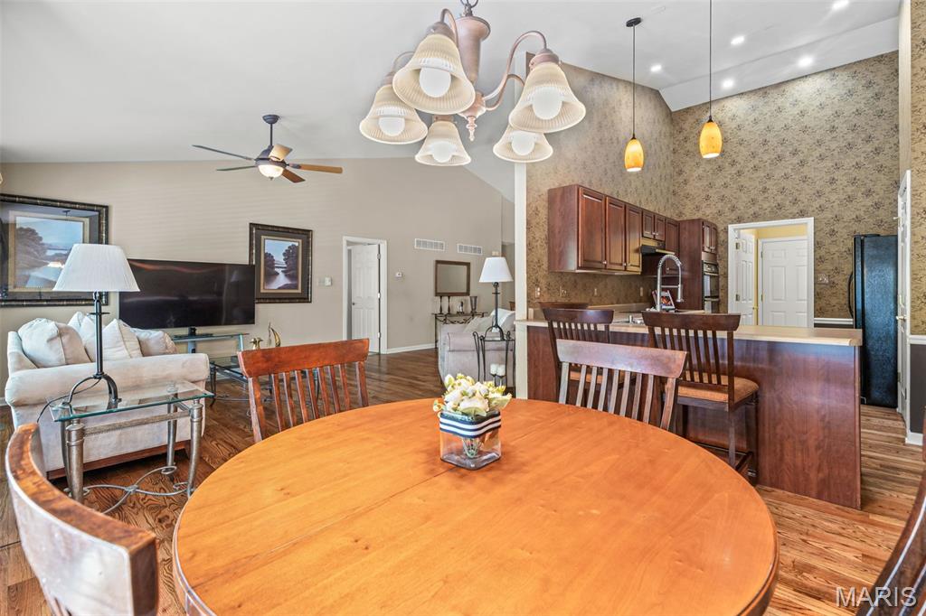 Villas At Woodridge - Residential