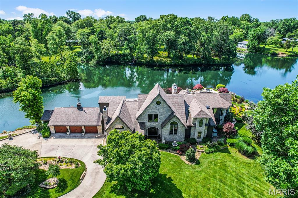 Glen Carbon, Illinois, 62034, United States, 3 Bedrooms Bedrooms, ,4 BathroomsBathrooms,Residential,Active,1960151