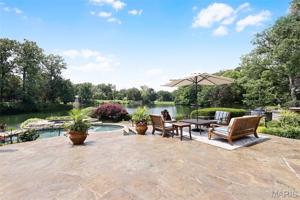 Glen Carbon, Illinois, 62034, United States, 3 Bedrooms Bedrooms, ,4 BathroomsBathrooms,Residential,Active,1960151