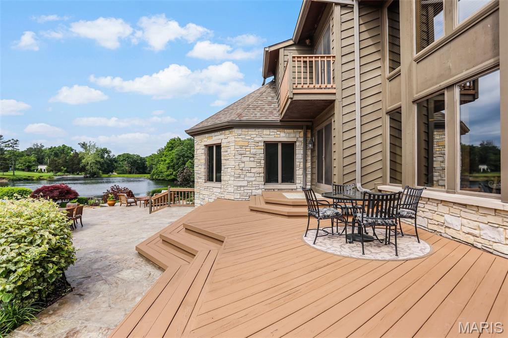 Glen Carbon, Illinois, 62034, United States, 3 Bedrooms Bedrooms, ,4 BathroomsBathrooms,Residential,Active,1960151