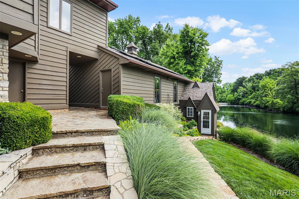 Glen Carbon, Illinois, 62034, United States, 3 Bedrooms Bedrooms, ,4 BathroomsBathrooms,Residential,Active,1960151