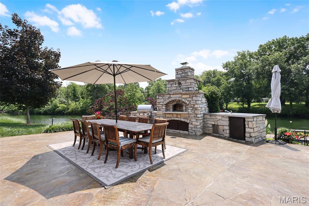 Glen Carbon, Illinois, 62034, United States, 3 Bedrooms Bedrooms, ,4 BathroomsBathrooms,Residential,Active,1960151