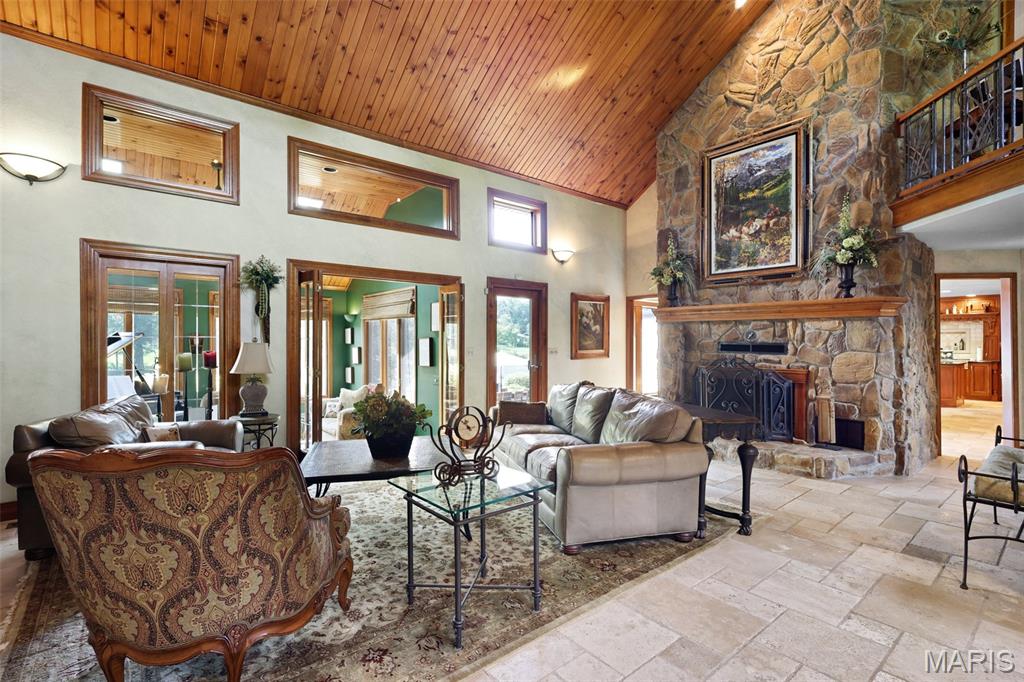 Glen Carbon, Illinois, 62034, United States, 3 Bedrooms Bedrooms, ,4 BathroomsBathrooms,Residential,Active,1960151