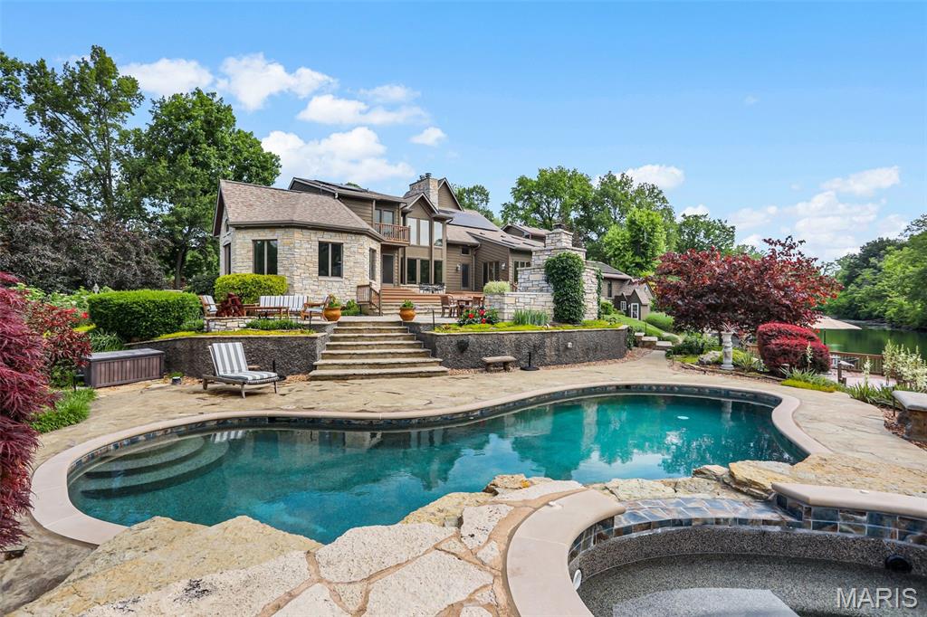 Glen Carbon, Illinois, 62034, United States, 3 Bedrooms Bedrooms, ,4 BathroomsBathrooms,Residential,Active,1960151