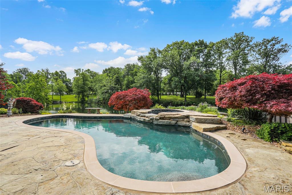 Glen Carbon, Illinois, 62034, United States, 3 Bedrooms Bedrooms, ,4 BathroomsBathrooms,Residential,Active,1960151