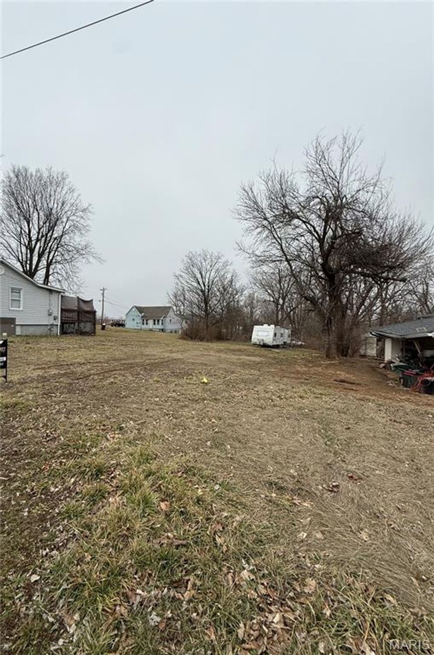 Level building lot, offering lots of potential. This lot is zoned for residential use and could be used to build a single-family home or duplex. Utilities are on site and ready to hookup. City lots are scarce, so don't wait!