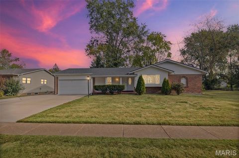 1522 Sherwood Forest Drive Florissant MO 63031