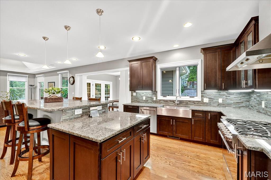 Kirkwood, Missouri 63122, United States, 5 Bedrooms Bedrooms, ,6 BathroomsBathrooms,Residential,Active,215735