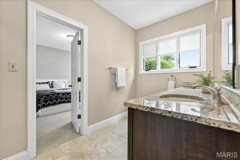 Tiny photo for 699 W Washington Avenue, Kirkwood, MO 63122 (MLS # 25064879)