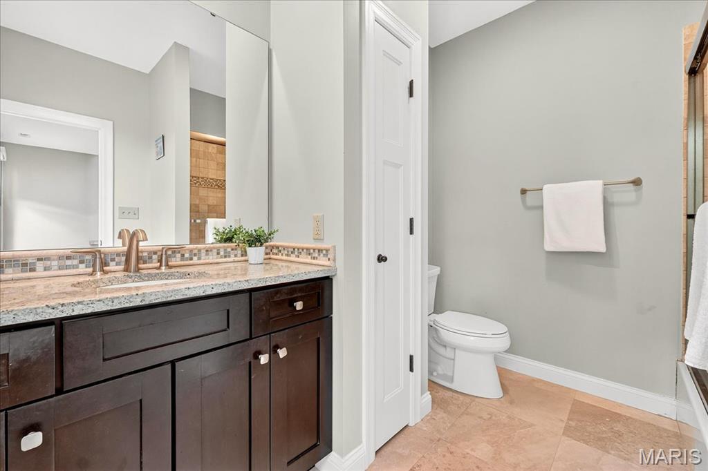 Kirkwood, Missouri 63122, United States, 5 Bedrooms Bedrooms, ,6 BathroomsBathrooms,Residential,Active,215735