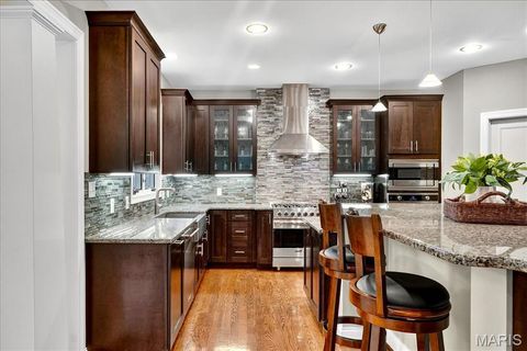 Tiny photo for 699 W Washington Avenue, Kirkwood, MO 63122 (MLS # 25064879)