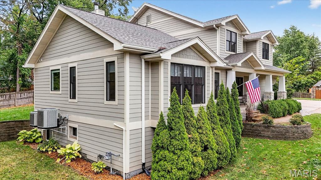 Kirkwood, Missouri 63122, United States, 5 Bedrooms Bedrooms, ,6 BathroomsBathrooms,Residential,Active,215735