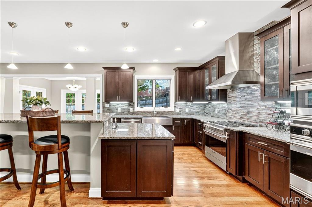 Kirkwood, Missouri 63122, United States, 5 Bedrooms Bedrooms, ,6 BathroomsBathrooms,Residential,Active,215735