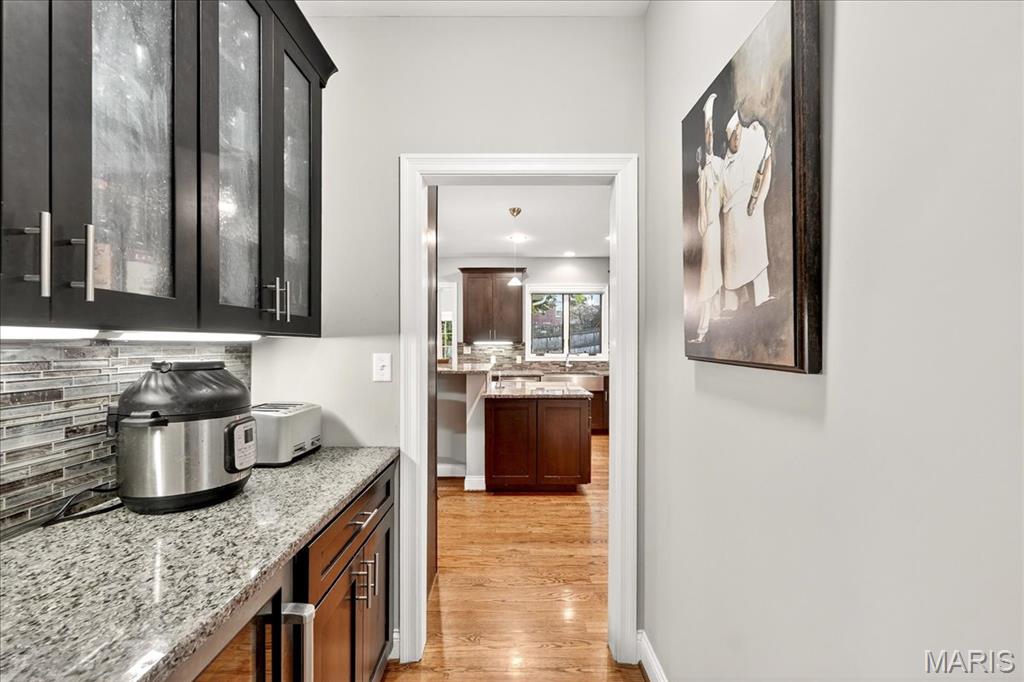 Kirkwood, Missouri 63122, United States, 5 Bedrooms Bedrooms, ,6 BathroomsBathrooms,Residential,Active,215735