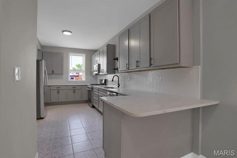 Tiny photo for 3543 Wyoming Street #upper, St Louis, MO 63118 (MLS # 25070679)