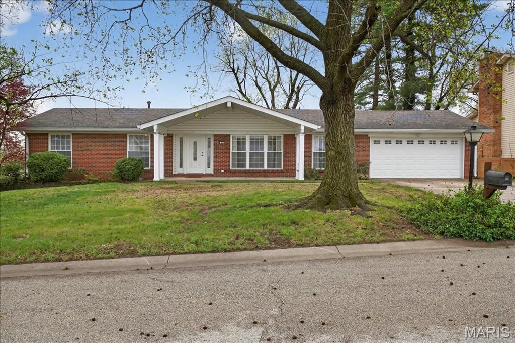 Photo of 110 Wildwood Court, St Charles, MO 63303 (MLS # 26019842)