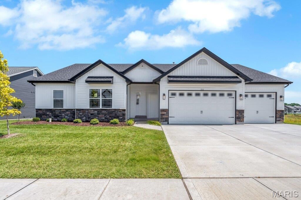 Photo of 212 woodhurst, Wentzville, MO 63385 (MLS # 25072215)