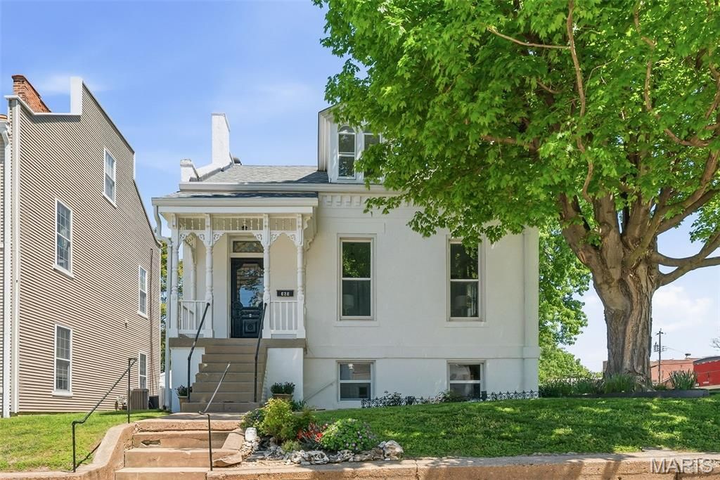 Photo of 626 Adams Street, St Charles, MO 63301 (MLS # 26023878)