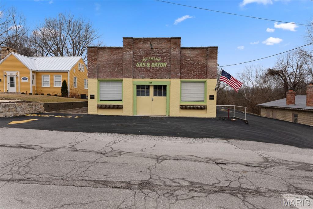 225 Jackson and 219 Jackson Street
