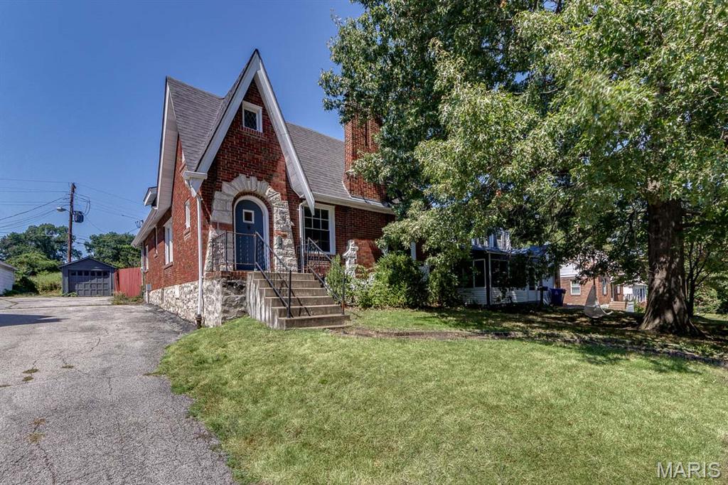Photo of 1417 Anna Avenue, University City, MO 63130 (MLS # 26057109)