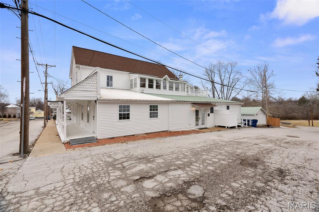 5567 Walnut Street