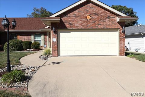 Photo of 3210 Leverett Court, Alton, IL 62002 (MLS # 26008429)