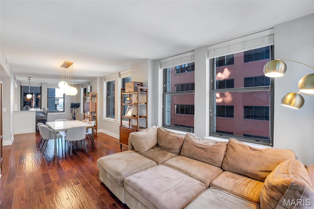 314 N Broadway 903