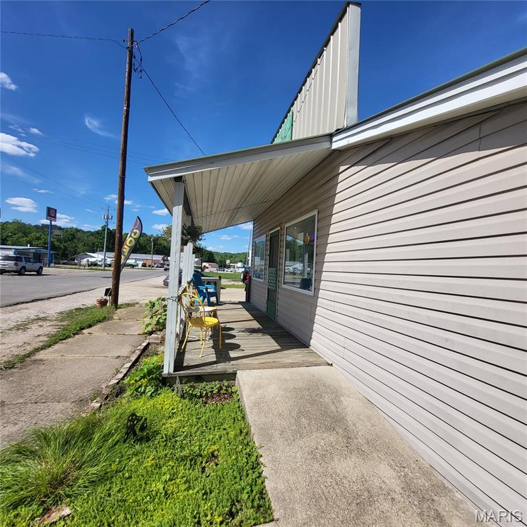 Town/Ellington - Commercial Sale