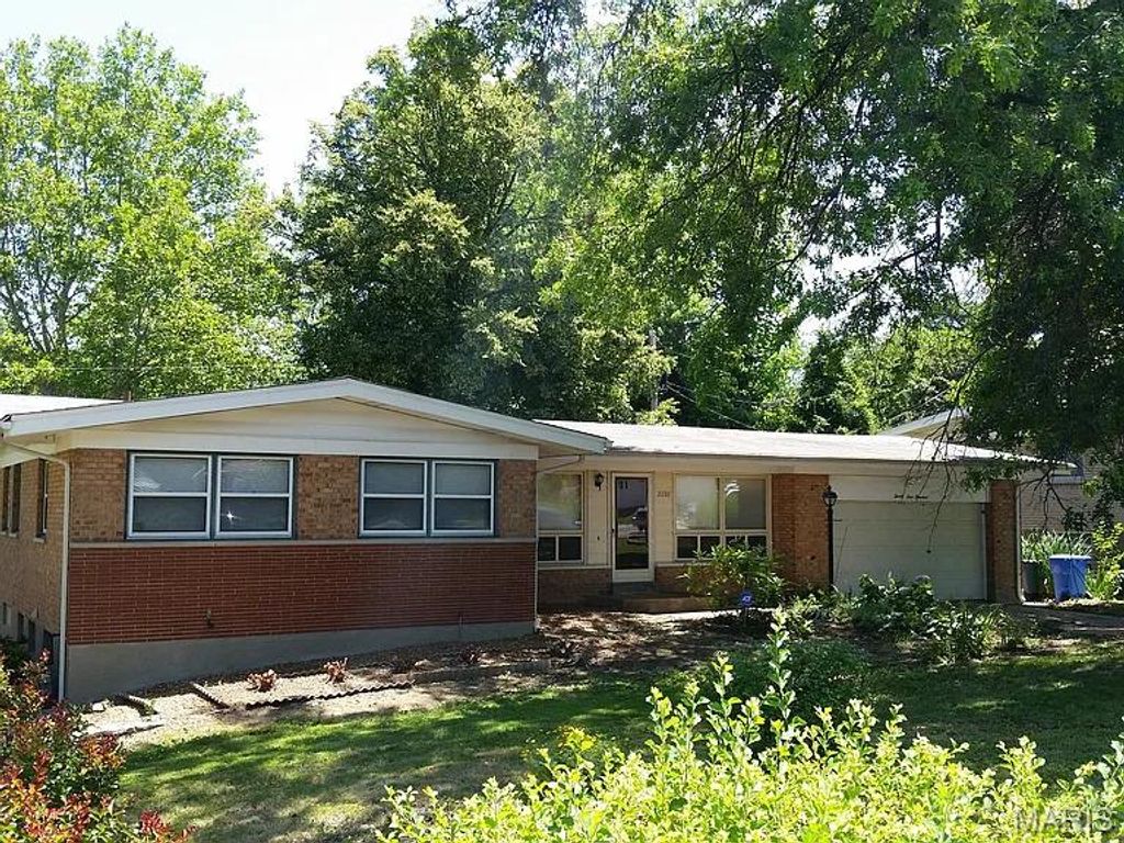 Photo of 2100 S New Florissant Road, St Louis, MO 63031 (MLS # 26020454)