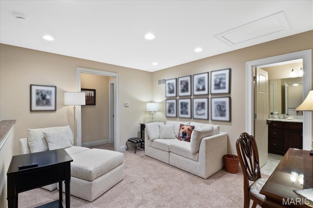 Pinetree Lt 12 Re 7417 1439 - Residential