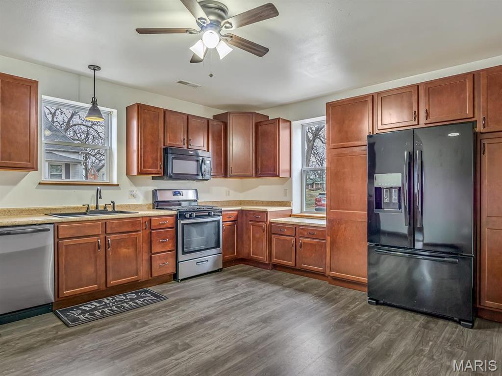 92 S Centennial Road