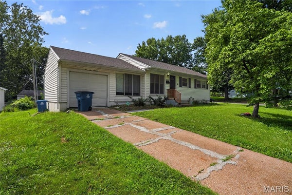 10616 DUNKELD CIR, SAINT LOUIS, MO 63137 - Image 9bcb8cb75d04aa602bb8f47fa32d178d/3777848735