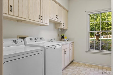 Tiny photo for 48 Muirfield Lane, Town and Country, MO 63141 (MLS # 26044320)