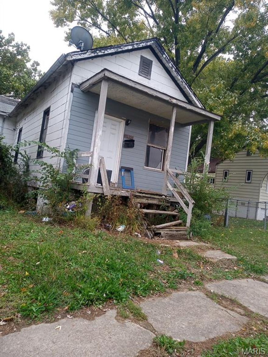 Very solid bones, but this one will need a complete renovation.
Priced to move fast!