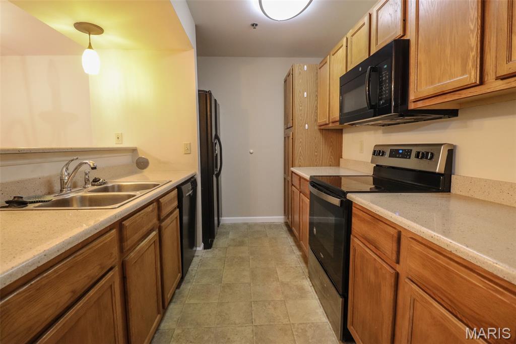 Lemay Place Condo Ph Three - Residential