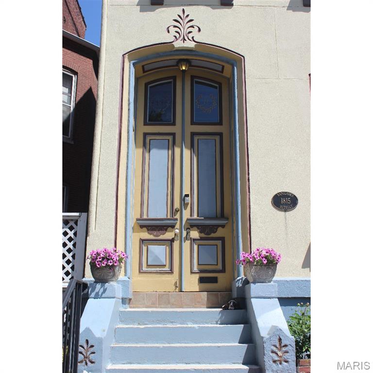 1815 Lafayette Avenue