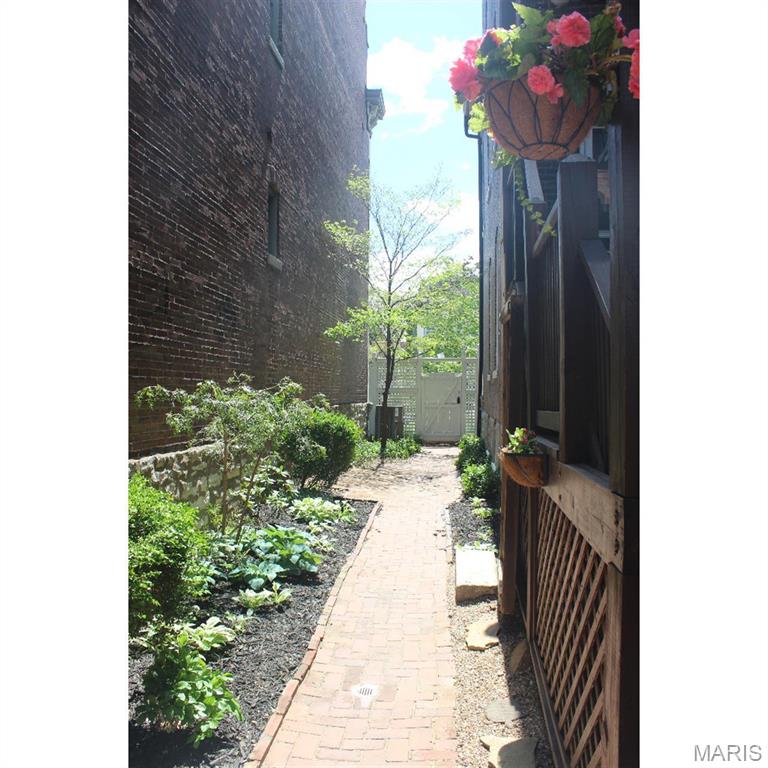 S D Barlows - Residential Income