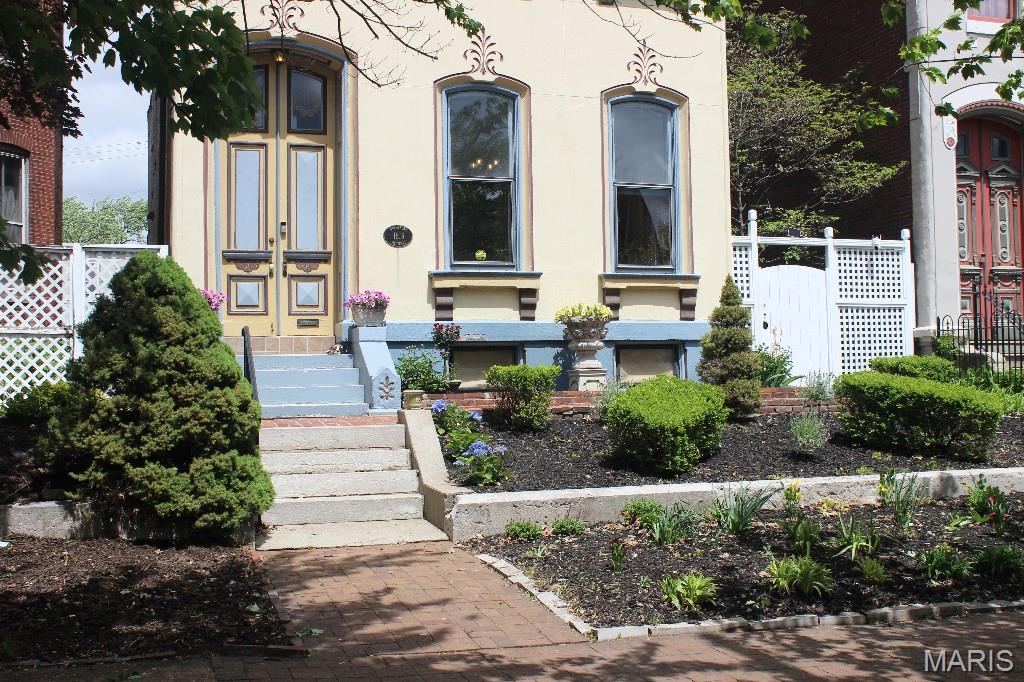 1815 Lafayette Avenue