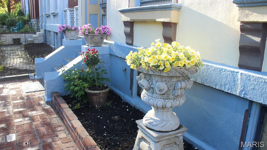 1815 Lafayette Avenue