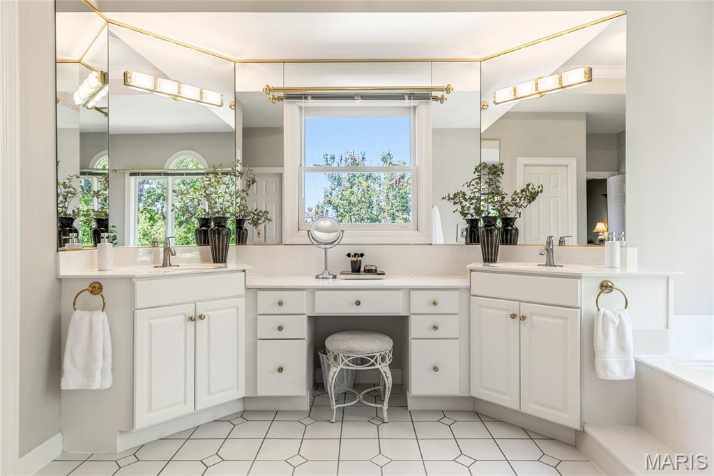 Manderleigh Of Town & Country - Residential