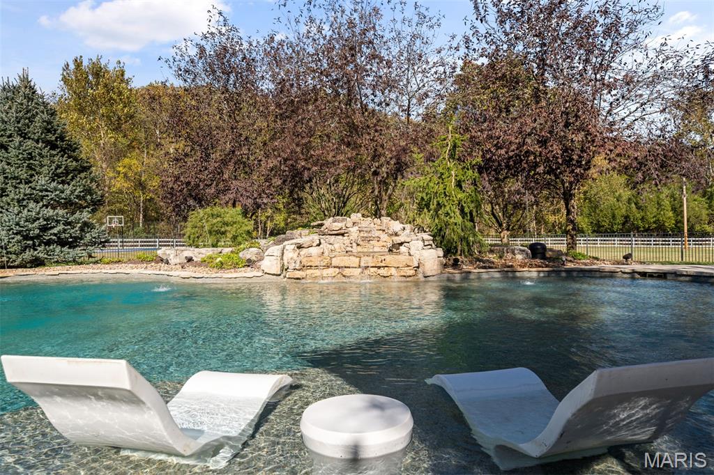 Summit View Place Lts 8 & 9 Bdy Adj - Residential