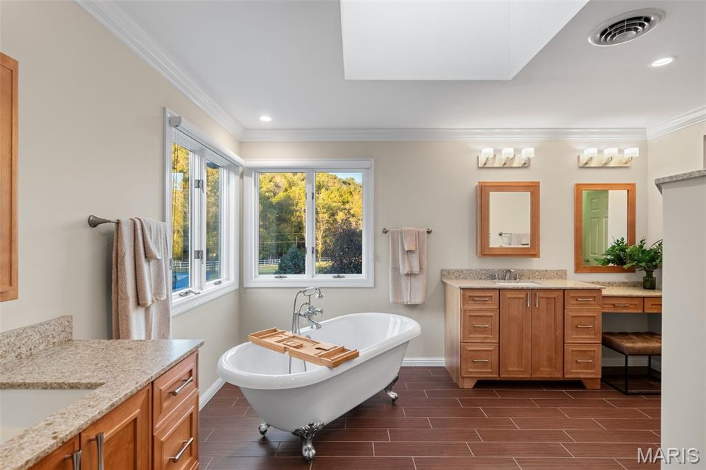 Summit View Place Lts 8 & 9 Bdy Adj - Residential