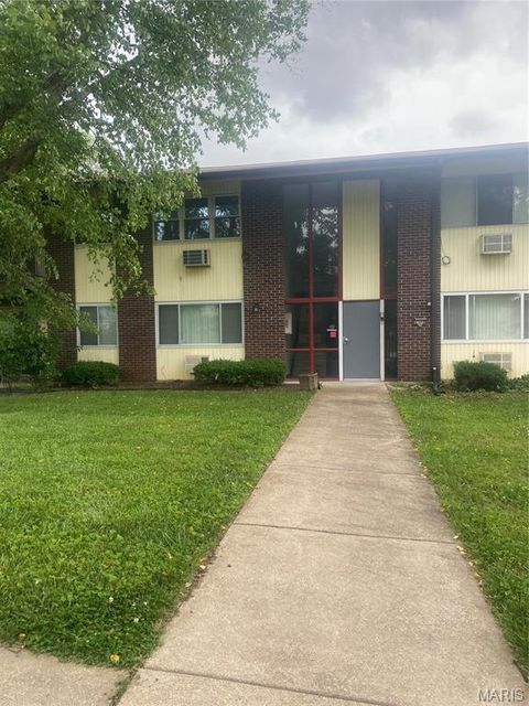 7598 Hazelcrest Drive E Hazelwood MO 63042