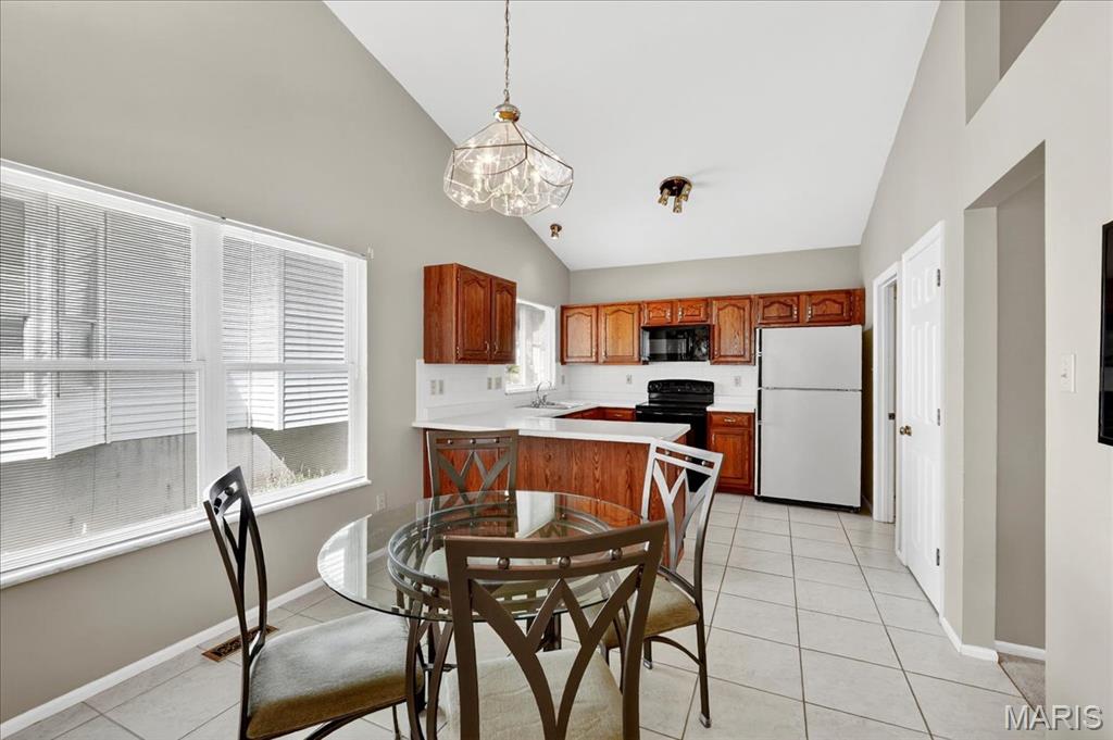 Valley Park, Missouri 63088, United States, 3 Bedrooms Bedrooms, ,2 BathroomsBathrooms,Residential,Pending,200420