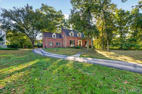 Photo of 1236 S Geyer Road, Kirkwood, MO 63122 (MLS # 26067087)