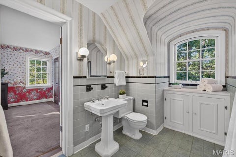 Tiny photo for 1236 S Geyer Road, Kirkwood, MO 63122 (MLS # 26067087)