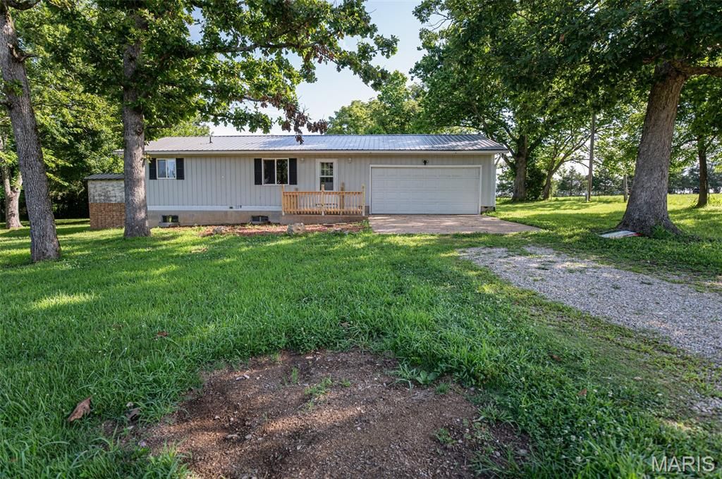 Photo of 13750 State Route F, Rolla, MO 65401 (MLS # 25080018)