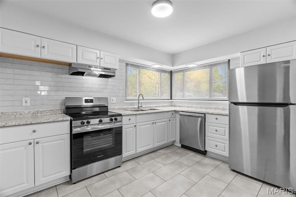 Photo of 2129 N Warson Road, St Louis, MO 63114 (MLS # 26024335)