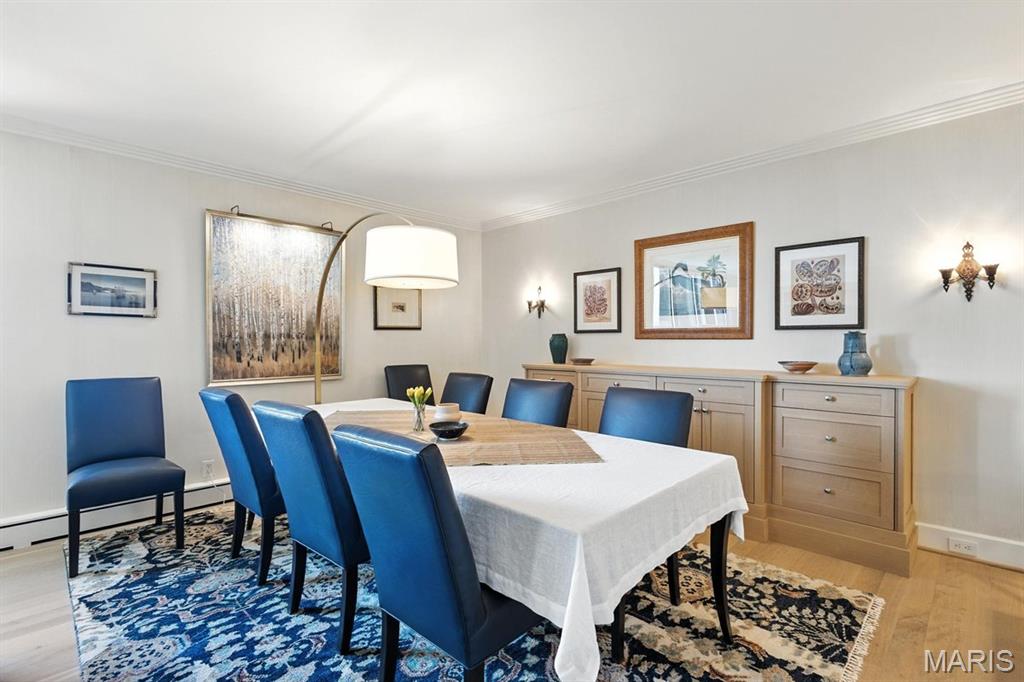200 S Brentwood Boulevard 15C