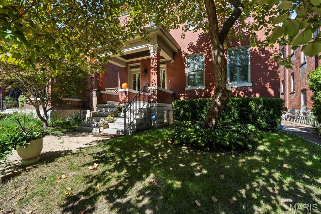 Photo of 3009 Allen Avenue, St Louis, MO 63104 (MLS # 26065477)